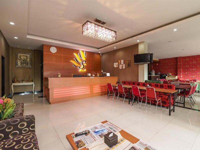 Reddoorz Plus Near Sangkareang Park Матарам Экстерьер фото